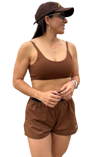 SHORTS RUNNING MARROM