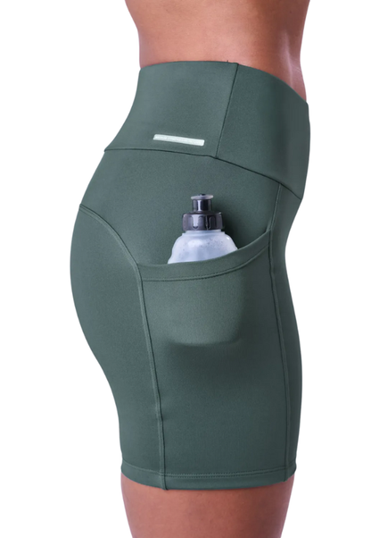 Bermuda Essential Run Stamina 3 Bolsos 15 Cm Verde Pinheiro