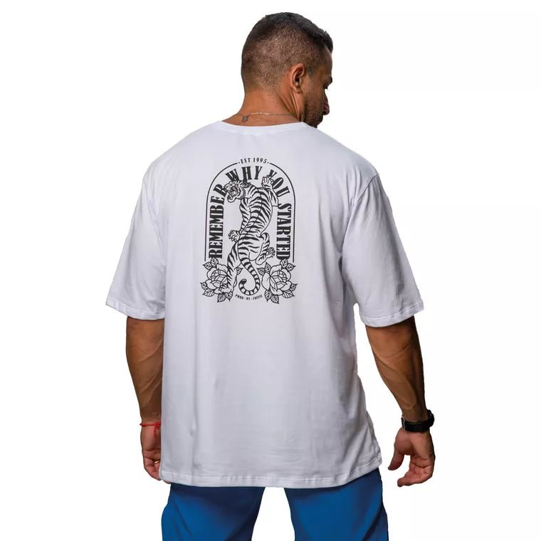 Camiseta Oversized Branca Lucas da Rosa